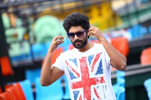 Love Cheyyala Vadda Movie Photos